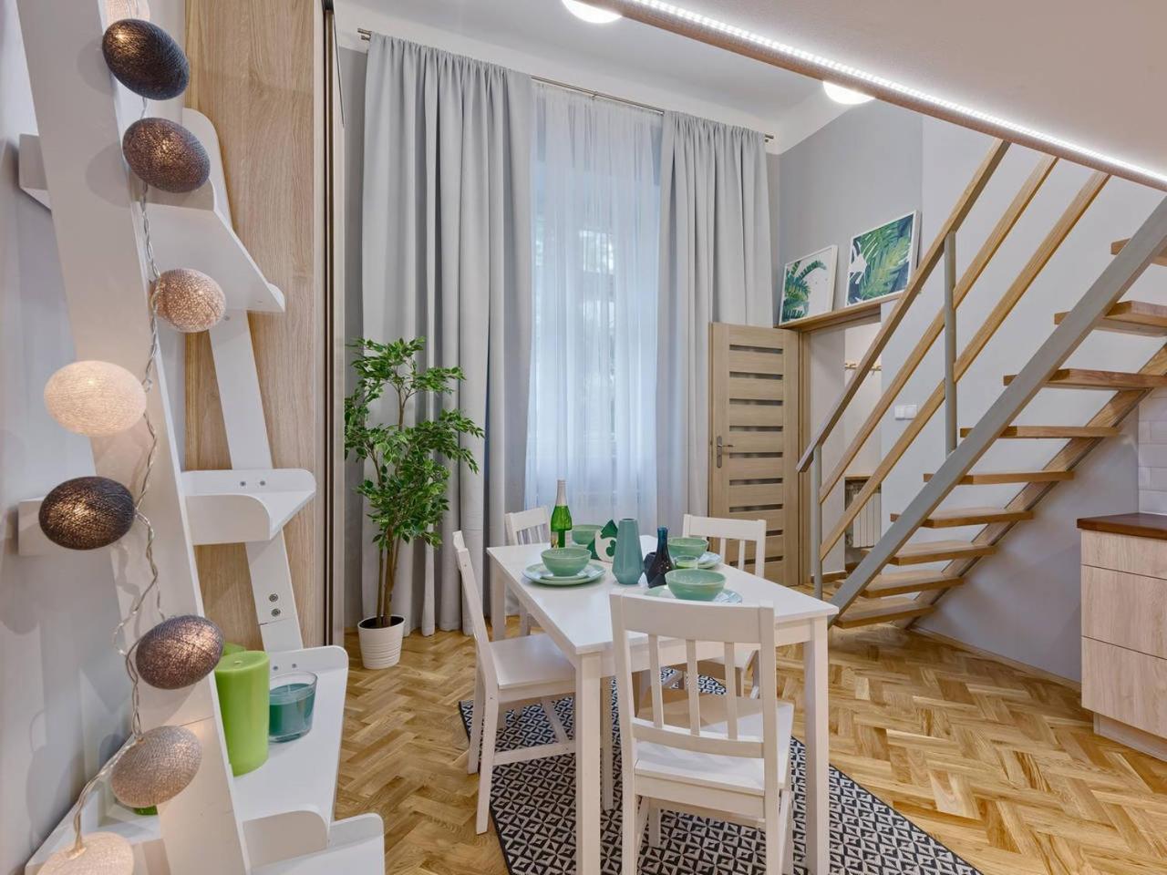 Centre Apartments-Old Town Краков Экстерьер фото